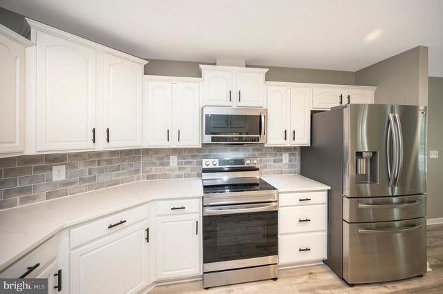 801 EASTOVER PKWY, Locust Grove, VA 22508