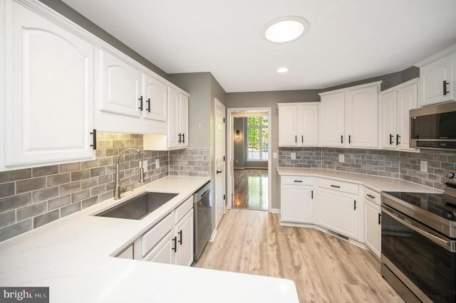 801 EASTOVER PKWY, Locust Grove, VA 22508