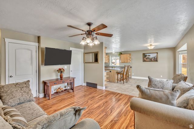 332 W HILLSIDE DR, Saratoga Springs, UT 84045