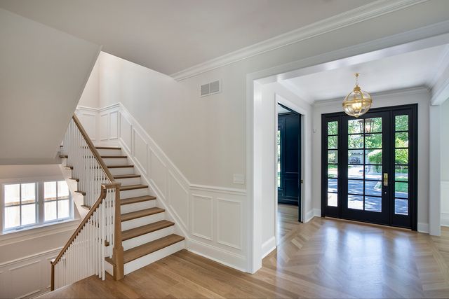 517 Cumnor Road, Kenilworth, IL 60043