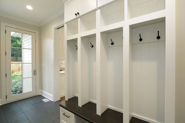 517 Cumnor Road, Kenilworth, IL 60043