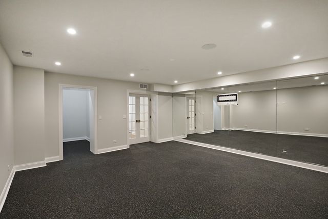 517 Cumnor Road, Kenilworth, IL 60043