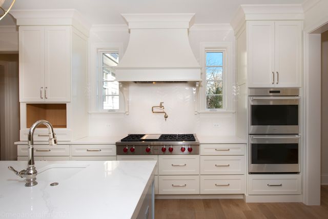 517 Cumnor Road, Kenilworth, IL 60043