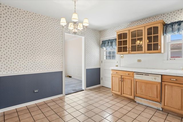 554 N Westwood Avenue, Lombard, IL 60148