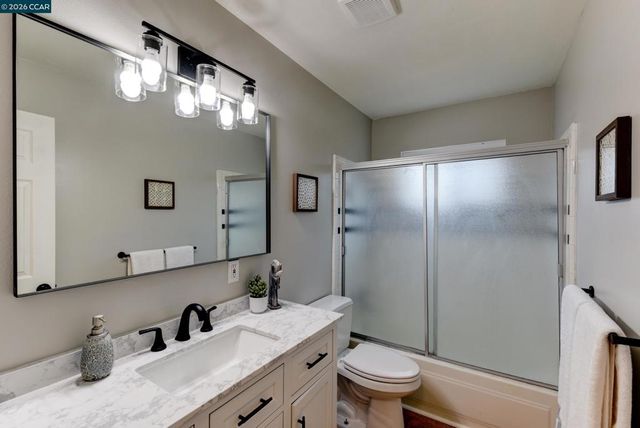 2913 16Th St, San Pablo, CA 94806
