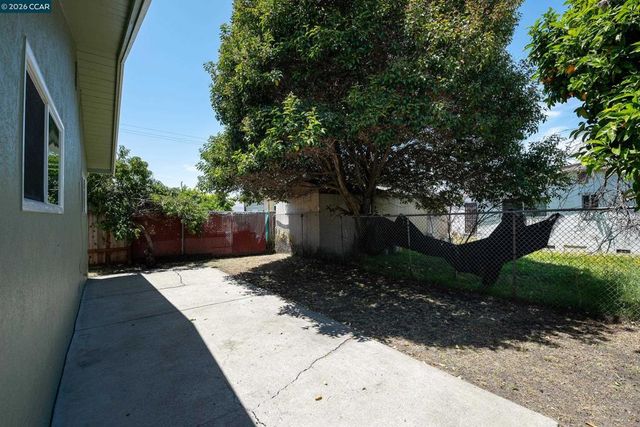 2913 16Th St, San Pablo, CA 94806
