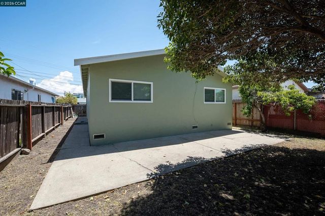 2913 16Th St, San Pablo, CA 94806