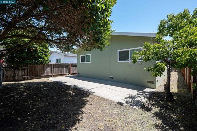 2913 16Th St, San Pablo, CA 94806