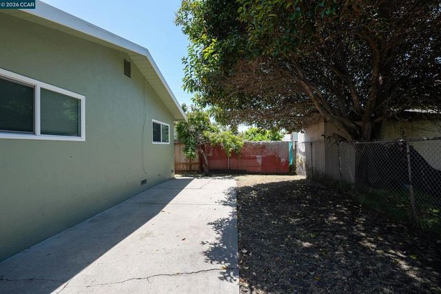 2913 16Th St, San Pablo, CA 94806
