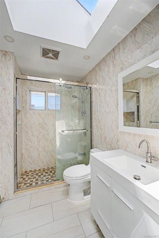 15 Hillvale Road, Syosset, NY 11791
