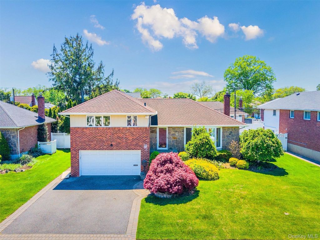 15 Hillvale Road, Syosset, NY 11791