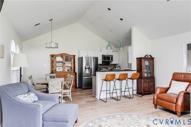 9400 Country Way Rd, Glen Allen, VA 23060