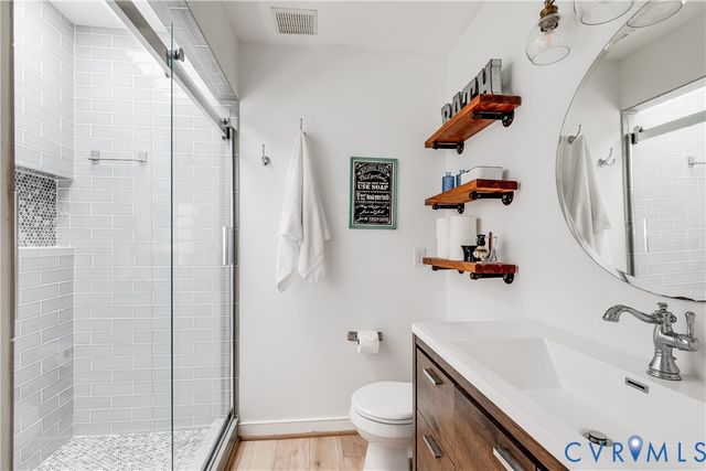 9400 Country Way Rd, Glen Allen, VA 23060