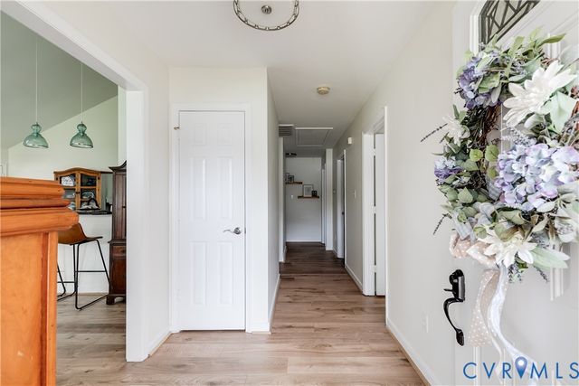 9400 Country Way Rd, Glen Allen, VA 23060