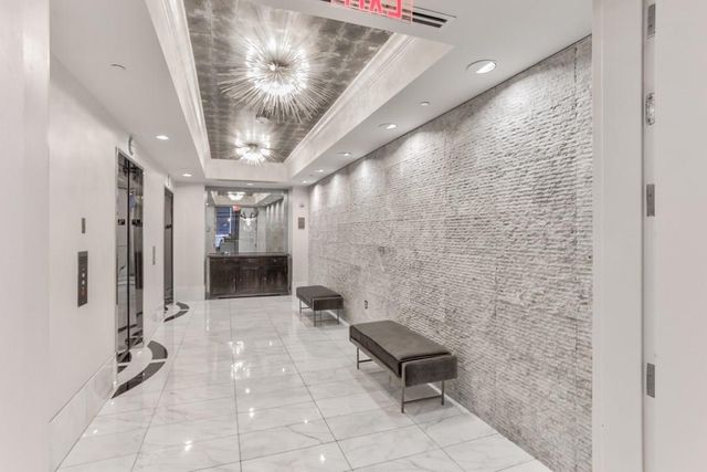 325 E Paces Ferry NE Road 1701, Atlanta, GA 30305