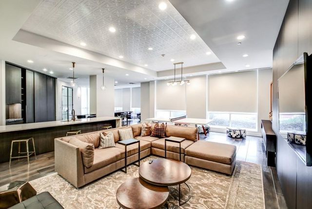 325 E Paces Ferry NE Road 1701, Atlanta, GA 30305