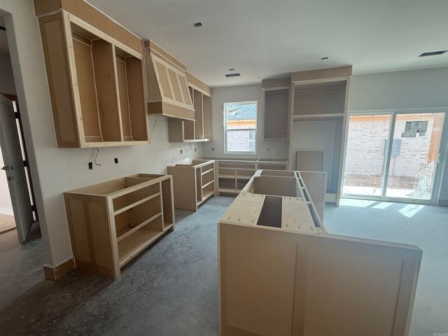 3916 Spencer Crossing Drive, Benton, AR 72019