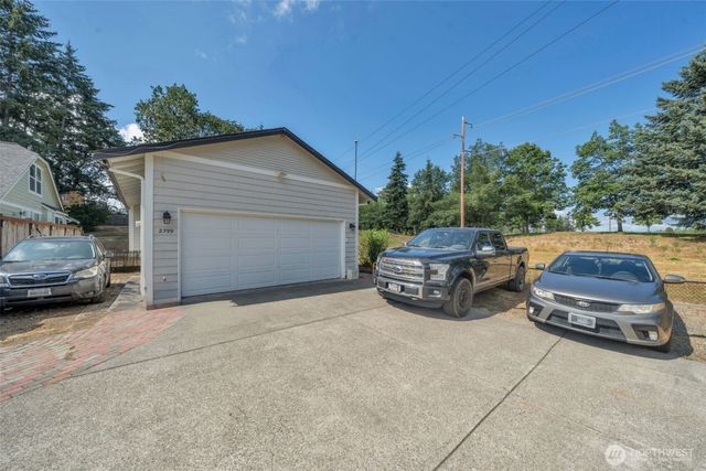 2399 McDonald Avenue, Dupont, WA 98327