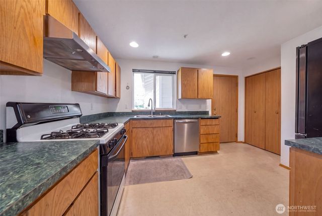 2399 McDonald Avenue, Dupont, WA 98327