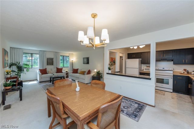 132 Kimrose Lane, Broadview Heights, OH 44147
