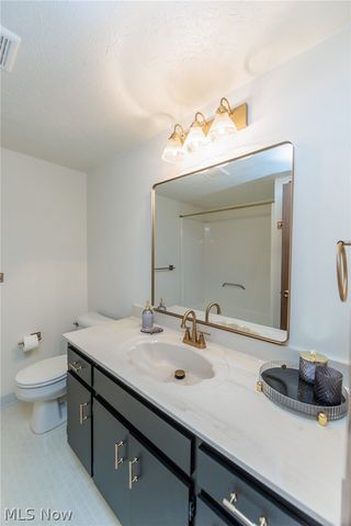 132 Kimrose Lane, Broadview Heights, OH 44147