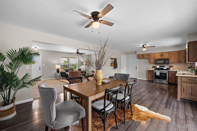 3213 Apple Drive, St Charles, MO 63301