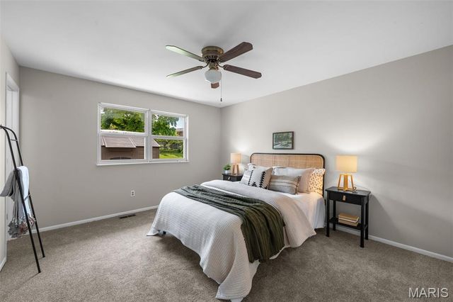 3213 Apple Drive, St Charles, MO 63301