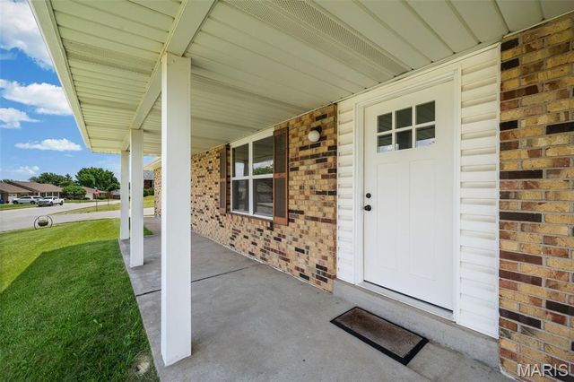 3213 Apple Drive, St Charles, MO 63301