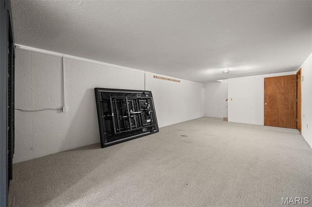 3213 Apple Drive, St Charles, MO 63301