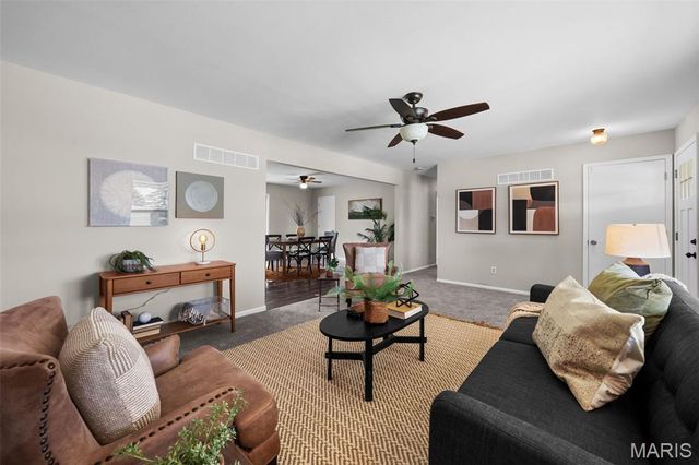 3213 Apple Drive, St Charles, MO 63301