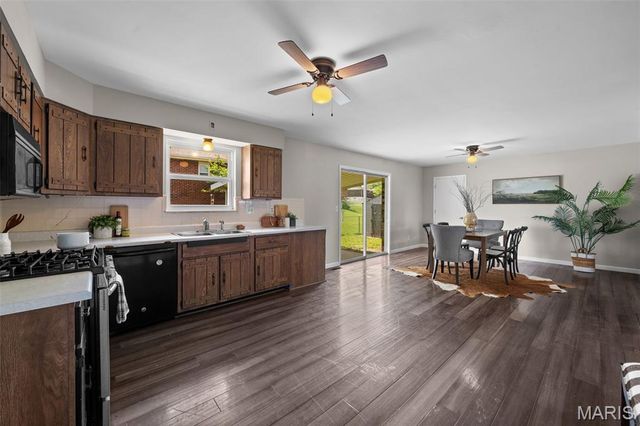 3213 Apple Drive, St Charles, MO 63301