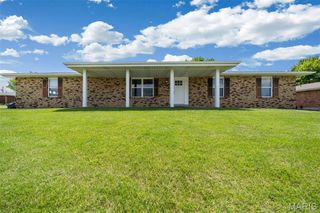 3213 Apple Drive, St Charles, MO 63301