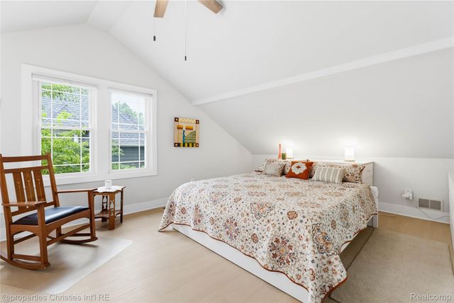 322 Potawatomi Boulevard, Royal Oak, MI 48073