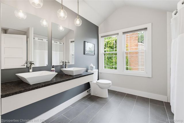 322 Potawatomi Boulevard, Royal Oak, MI 48073