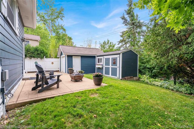 322 Potawatomi Boulevard, Royal Oak, MI 48073