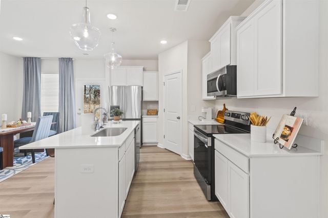 30 Stoneview Way, Taylors, SC 29687