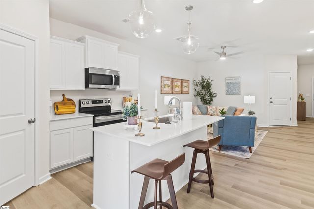 30 Stoneview Way, Taylors, SC 29687