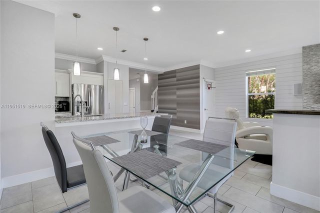 6047 Seminole Gardens Cir, Riviera Beach, FL 33418