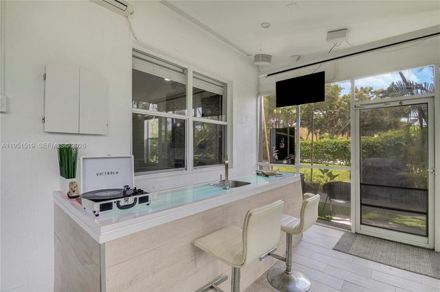 6047 Seminole Gardens Cir, Riviera Beach, FL 33418