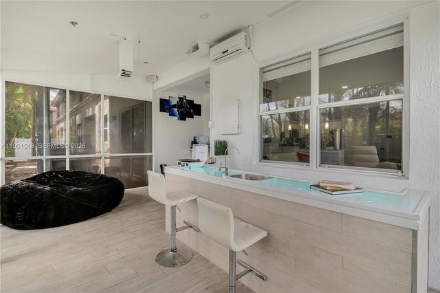 6047 Seminole Gardens Cir, Riviera Beach, FL 33418