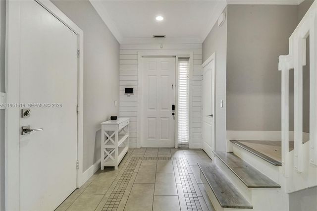 6047 Seminole Gardens Cir, Riviera Beach, FL 33418