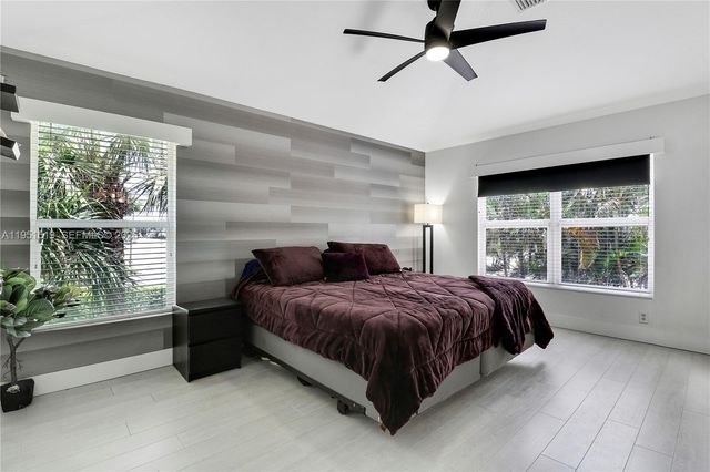 6047 Seminole Gardens Cir, Riviera Beach, FL 33418