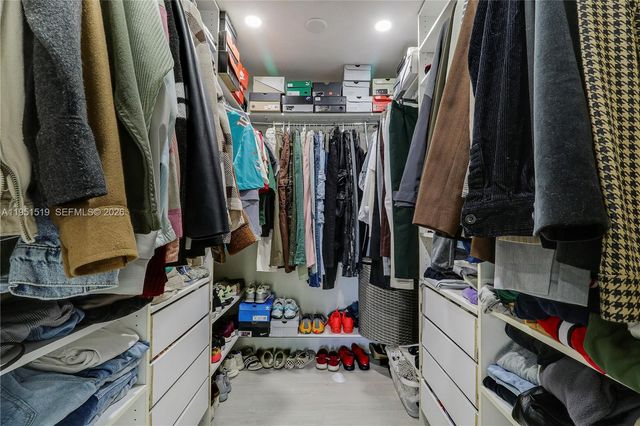 6047 Seminole Gardens Cir, Riviera Beach, FL 33418