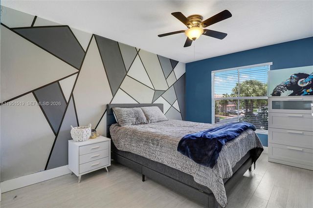 6047 Seminole Gardens Cir, Riviera Beach, FL 33418