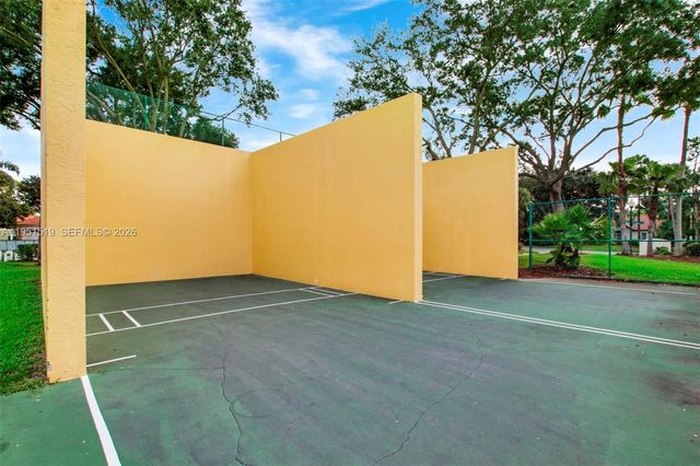 6047 Seminole Gardens Cir, Riviera Beach, FL 33418