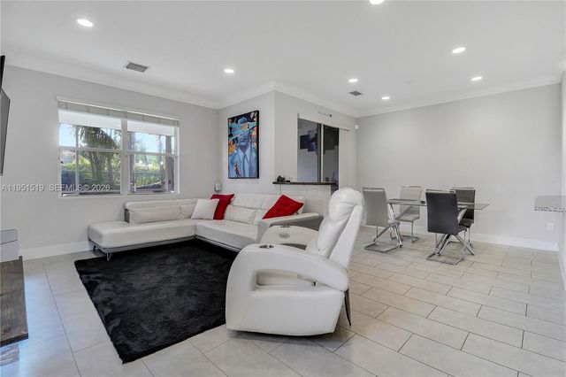 6047 Seminole Gardens Cir, Riviera Beach, FL 33418