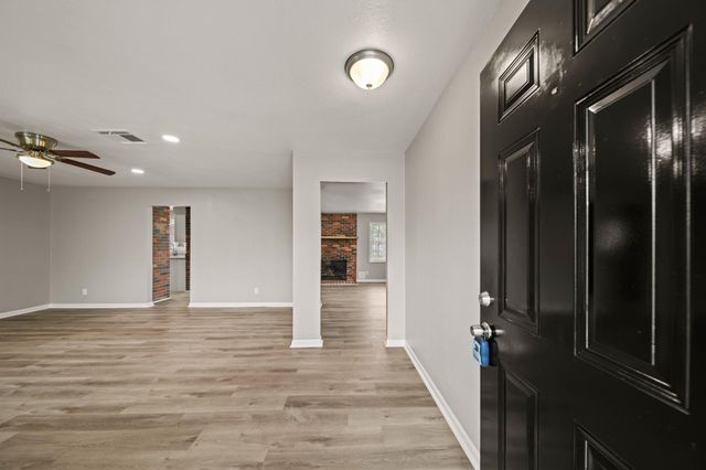 7265 Ashburn Street, Houston, TX 77061