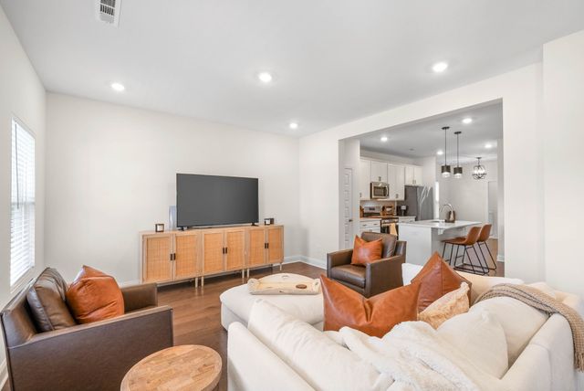 967 Nance Ln, Lebanon, TN 37087