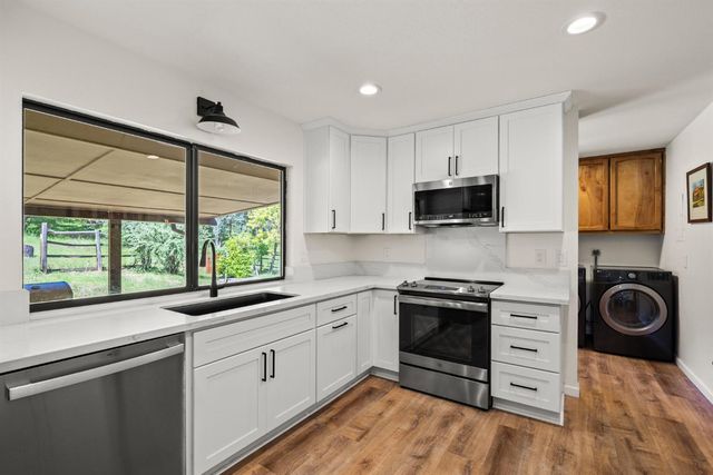 1575 American River Trl, Cool, CA 95614