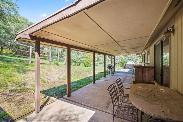 1575 American River Trl, Cool, CA 95614